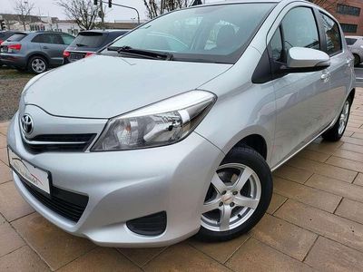 Gebraucht Toyota Yaris Life 99 PS (72 kW) 2012 Silber Kleinwagen