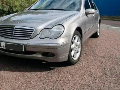 Gebraucht Mercedes C180 143 PS (105 kW) 2003 Limousine