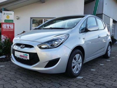 Gebraucht Hyundai ix20 Edition 90 PS (66 kW) 2012 Sleek silver Kleinwagen