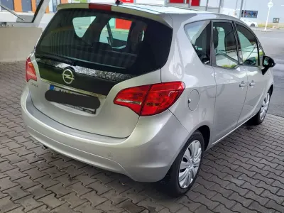 Gebraucht Opel Meriva 101 PS (74 kW) 2012 Silber Van / Kleinbus