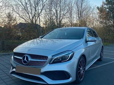 Gebraucht Mercedes A180 AMG line 122 PS (89 kW) 2018 Silber Limousine