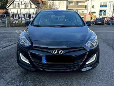 Schwarz Gebraucht 2014 Hyundai i30 Trend Limousine | 4.999 € (Teuer)