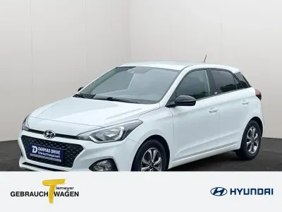 Gebraucht Hyundai i20 Advantage 84 PS (61 kW) 2020 Weiß Kleinwagen