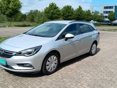 Gebraucht Opel Astra Edition 105 PS (77 kW) 2019 Silber Kombi