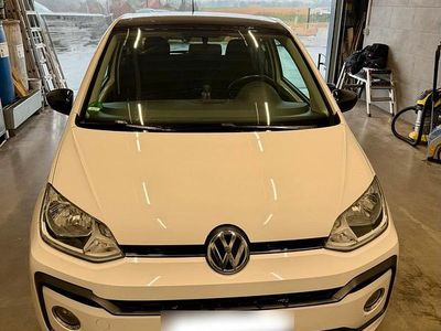 Gebraucht VW up! Sound 90 PS (66 kW) 2018 Weiß Kleinwagen
