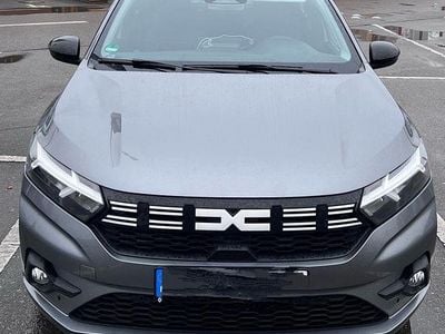 Grau Gebraucht 2025 Dacia Sandero Journey Limousine | 15.000 € (Superpreis)