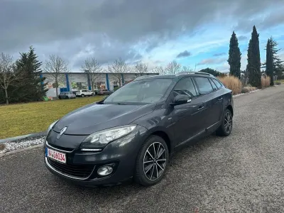 Gebraucht Renault Mégane III Bose Edition 131 PS (96 kW) 2013 Schwarz Limousine