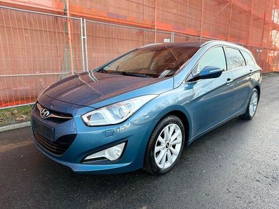 Gebraucht Hyundai i40 Edition 136 PS (100 kW) 2013 Blau Kombi