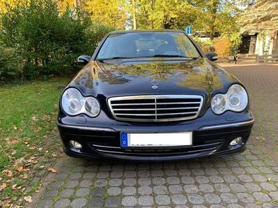 Second-hand Mercedes C280 Avantgarde 231 CP (169 kW) 2005 Albastru Berlinǎ