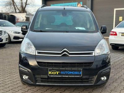Schwarz Gebraucht 2017 Citroën Berlingo PureTech Van / Kleinbus | 7.499 € (Guter Preis)
