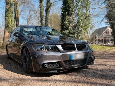 Gebraucht BMW 320 163 PS (119 kW) 2007 Grau Limousine
