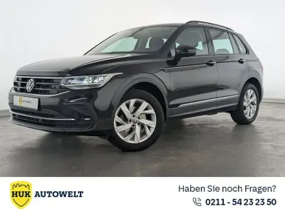 Gebraucht VW Tiguan Life 150 PS (110 kW) 2023 Deep black perleffekt SUV