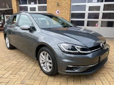 Gebraucht VW Golf VII Comfortline 150 PS (110 kW) 2019 Grau Kombi