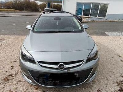 Usata Opel Astra Energy 140 CV (102 kW) 2014 Grigio Berlina