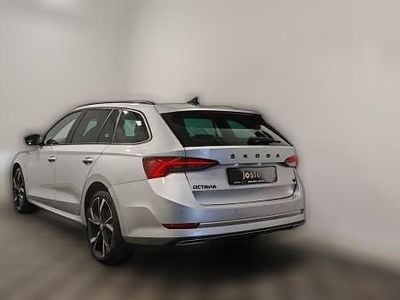 Metallic Gebraucht 2022 Skoda Octavia SportLine Kombi | 22.680 € (Teuer)