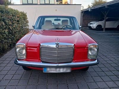 Rot Gebraucht 1973 Mercedes 200 Limousine | 13.500 €