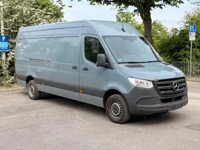 Używany Mercedes Sprinter 170 KM (125 kW) 2021 Szary Van