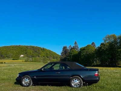 Gebraucht Mercedes E220 Sportline 150 PS (110 kW) 1995 Schwarz Cabrio