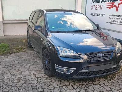 gebraucht Ford Focus Titanium