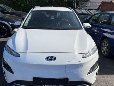 Begagnad Hyundai Kona 100 kW (136 HK) 2022 Vit SUV
