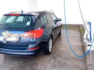 Gebraucht Opel Astra 95 PS (69 kW) 2011 Schwarz Kombi