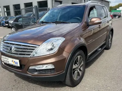Gebraucht SsangYong Rexton 178 PS (130 kW) 2016 Braun SUV