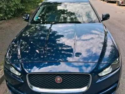 Gebraucht Jaguar XE Prestige 180 PS (132 kW) 2015 Blau Limousine