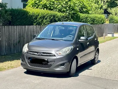 Gebraucht Hyundai i10 69 PS (50 kW) 2013 Grau Kleinwagen