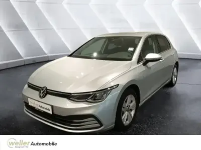 Second-hand VW Golf VIII Life 150 CP (110 kW) 2023 Argintiu Berlinǎ