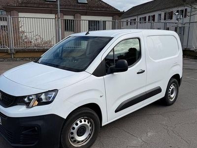 Gebraucht Peugeot Partner 110 PS (80 kW) 2019 Weiß Van / Kleinbus