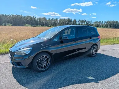 Gebraucht BMW 220 Gran Tourer Sport Line 190 PS (139 kW) 2016 Schwarz Van / Kleinbus