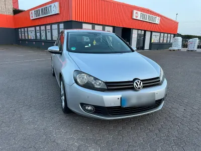 Gebraucht VW Golf VI 110 PS (80 kW) 2010 Silber Kleinwagen