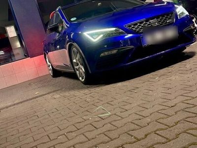 gebraucht Seat Leon ST 2.0 TSI CUPRA 300 DSG 4Drive Keyless ACC