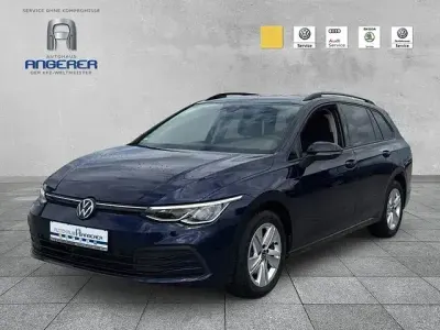 Używany VW Golf VIII Life 150 KM (110 kW) 2023 Niebieski Kombi