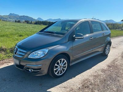 Usata Mercedes B200 136 CV (100 kW) 2009 Grigio Monovolume