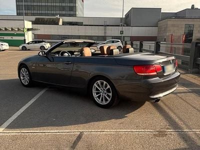 Gebraucht BMW 325 Cabriolet 218 PS (160 kW) 2008 Grau Cabrio