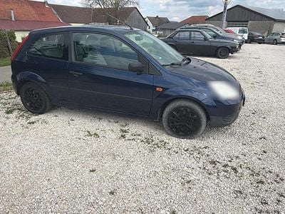 Second-hand Ford Fiesta 60 CP (44 kW) 2003 Albastru Hatchback