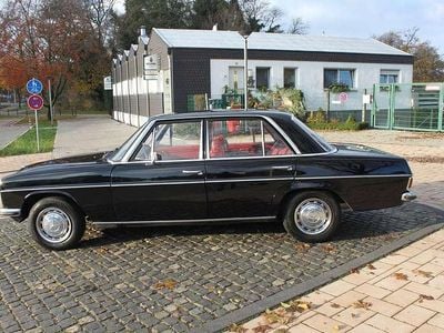 Gebraucht Mercedes 220 60 PS (44 kW) 1974 Schwarz Limousine