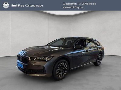 Grau Neu 2025 Skoda Superb Essence Limousine | 48.700 €