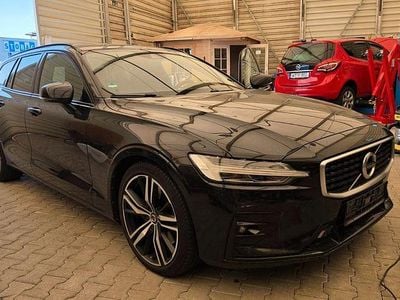 Second-hand Volvo V60 R-Design 250 CP (183 kW) 2019 Negru Break