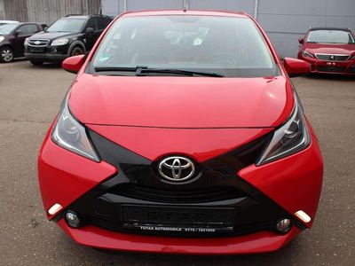 Gebraucht Toyota Aygo X-play 69 PS (50 kW) 2017 Super red 5 Kleinwagen