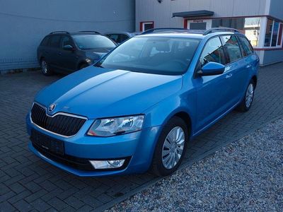 Gebraucht Skoda Octavia Ambition 105 PS (77 kW) 2014 Blau Kleinwagen