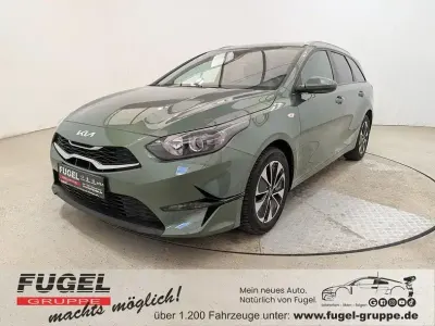 Gebraucht Kia Ceed Sportswagon Play 101 PS (74 kW) 2024 Grün (experience green) Kombi