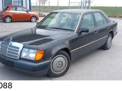 Gebraucht Mercedes 200 75 PS (55 kW) 1991 Grau Limousine
