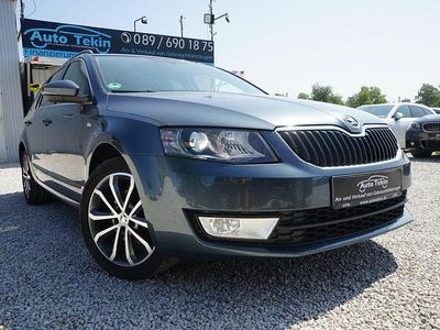 Grau Gebraucht 2015 Skoda Octavia Kombi | 11.950 € (Fairer Preis)