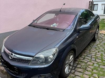 Grau Gebraucht 2009 Opel Astra Cabriolet Cabrio | 2.650 € (Guter Preis)
