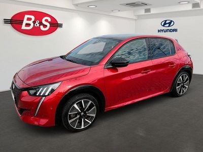Usata Peugeot e-208 GT 100 kW (136 CV) 2021 Rosso Utilitaria