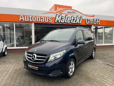 Używany Mercedes V220 Edition 163 KM (119 kW) 2017 Niebieski Minivan