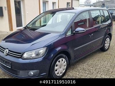 Blau Gebraucht 2014 VW Touran Trendline Van / Kleinbus | 9.990 € (Guter Preis)