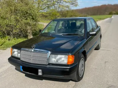 Brugt Mercedes 190 118 HK (86 kW) 1990 Sort Sedan